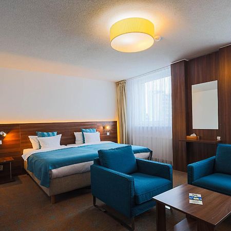 Hotel Metropol Спішська Нова Весь Екстер'єр фото