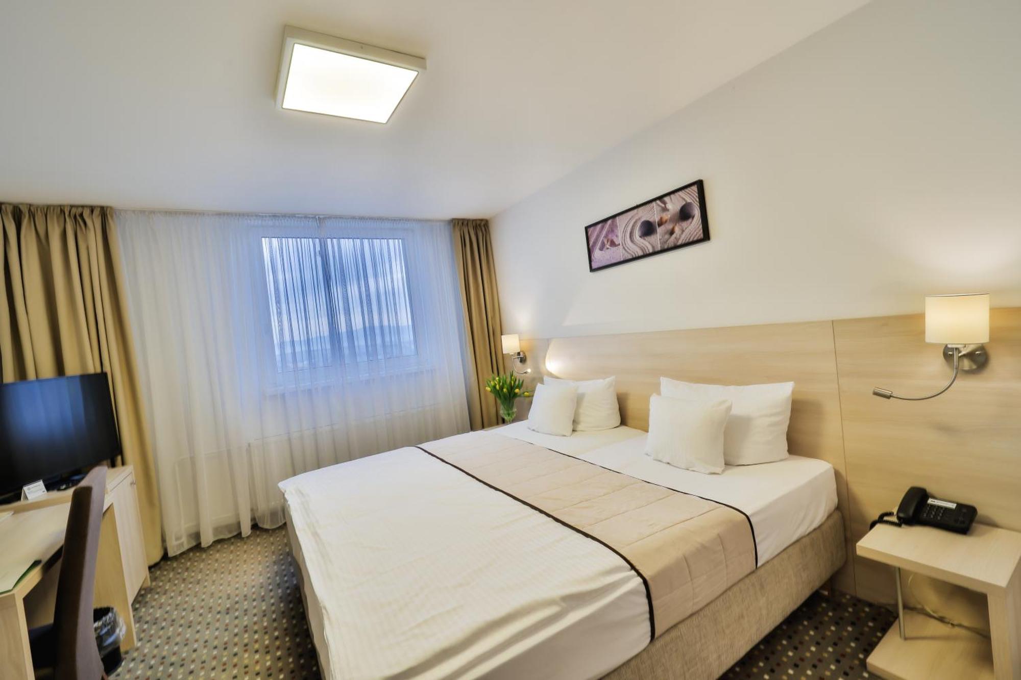 Hotel Metropol Спішська Нова Весь Екстер'єр фото