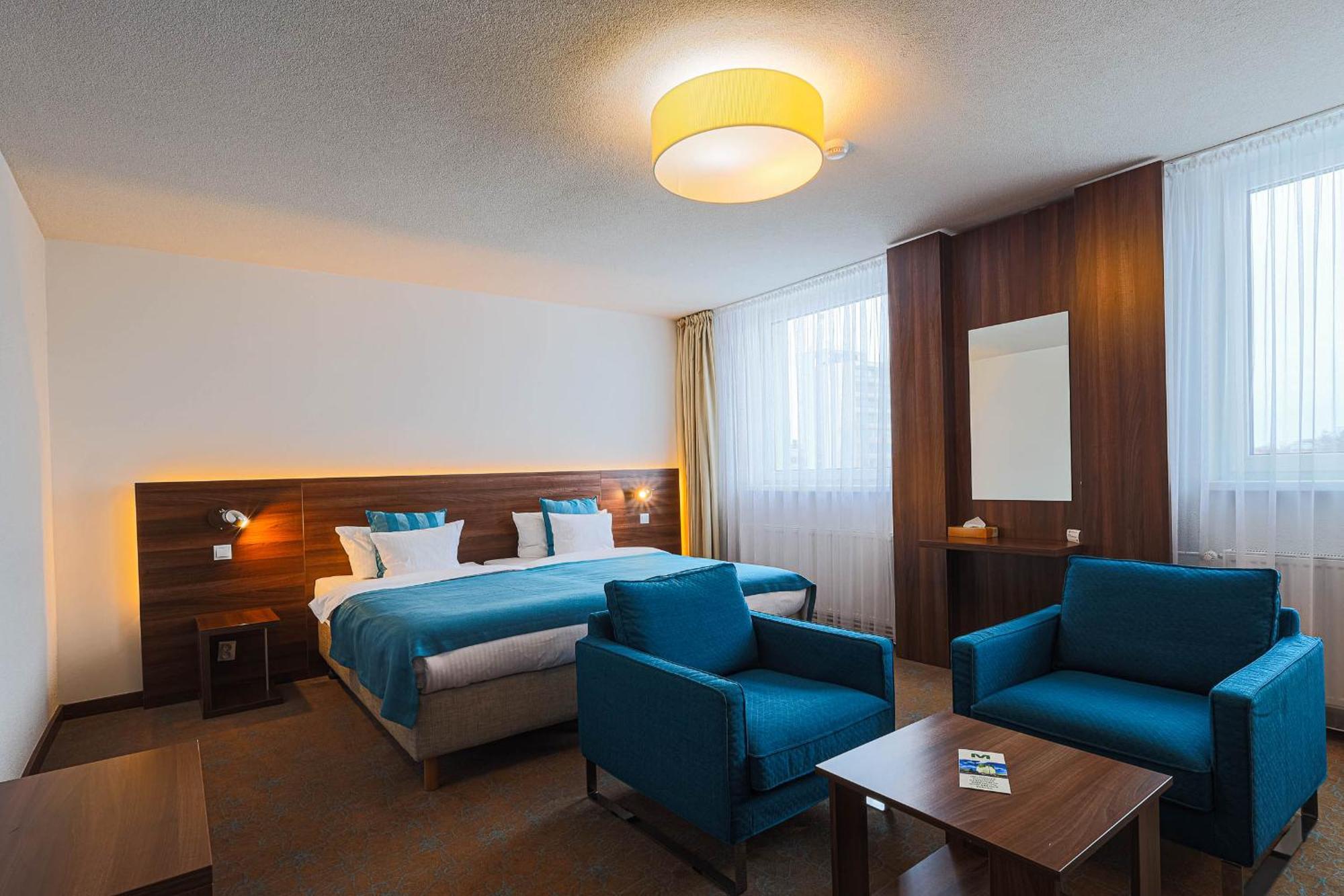 Hotel Metropol Спішська Нова Весь Екстер'єр фото