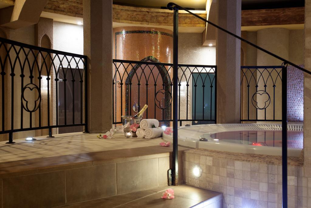 Hotel Metropol Спішська Нова Весь Екстер'єр фото