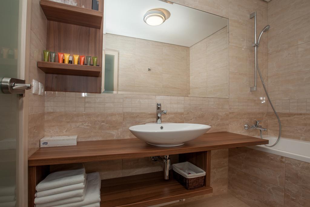 Hotel Metropol Спішська Нова Весь Екстер'єр фото