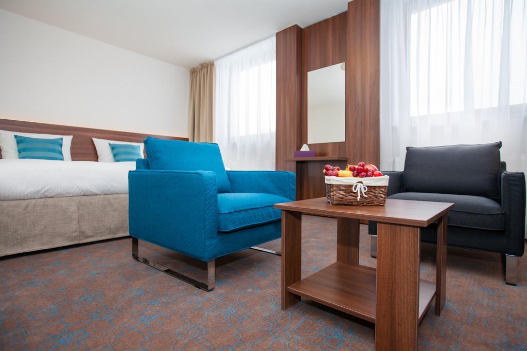 Hotel Metropol Спішська Нова Весь Екстер'єр фото