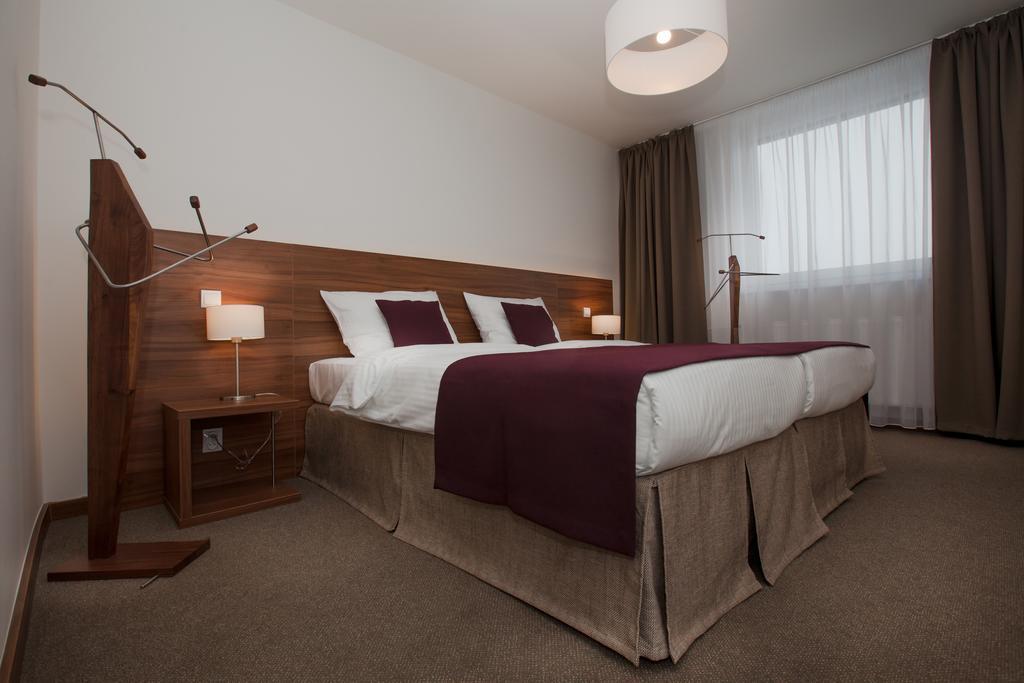 Hotel Metropol Спішська Нова Весь Екстер'єр фото