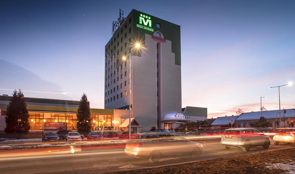 Hotel Metropol Спішська Нова Весь Екстер'єр фото